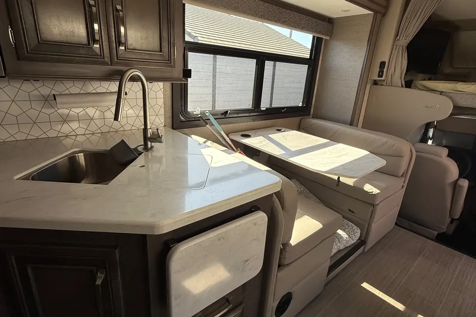 Crystal's Entegra Coach Esteem 31F Class C