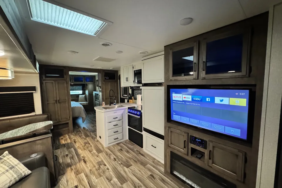 Josh's Venture RV SportTrek 312VBH Travel Trailer