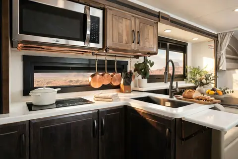 C25 2026 Entegra Accolade XT 32U — Luxury 4x4 Super C Diesel · King Bed · Starlink · Sleeps 8