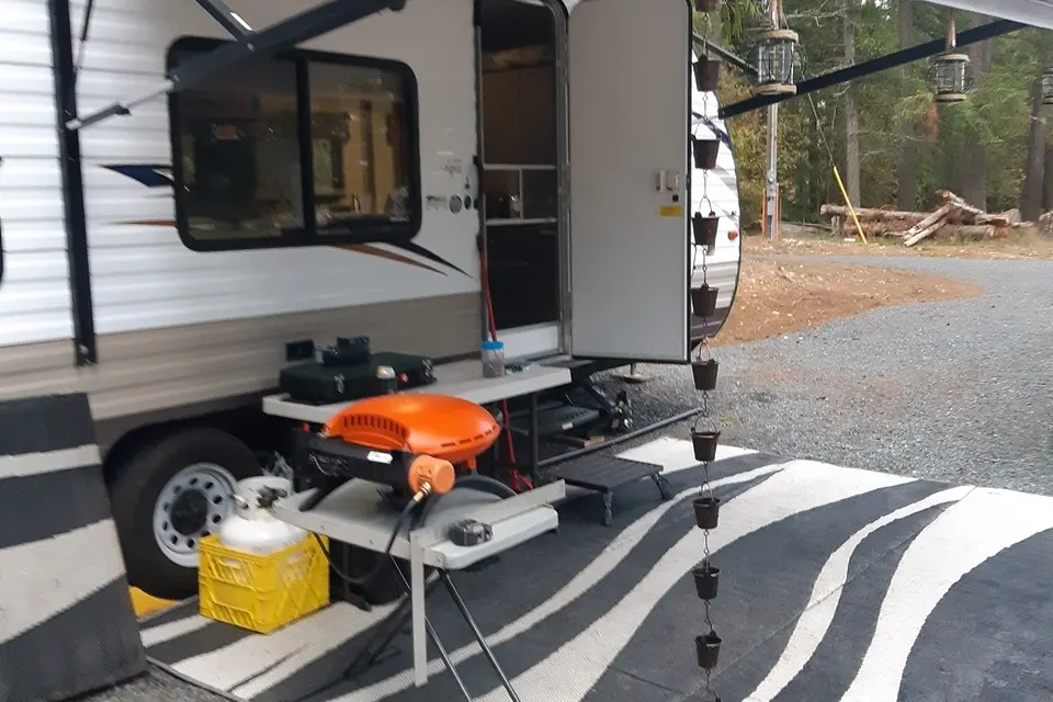 Smittys Island Getaway 171RB Travel Trailer