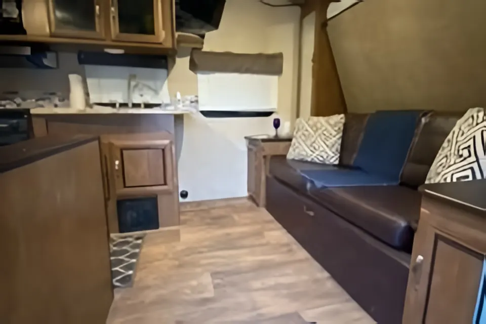 Smittys Island Getaway 171RB Travel Trailer