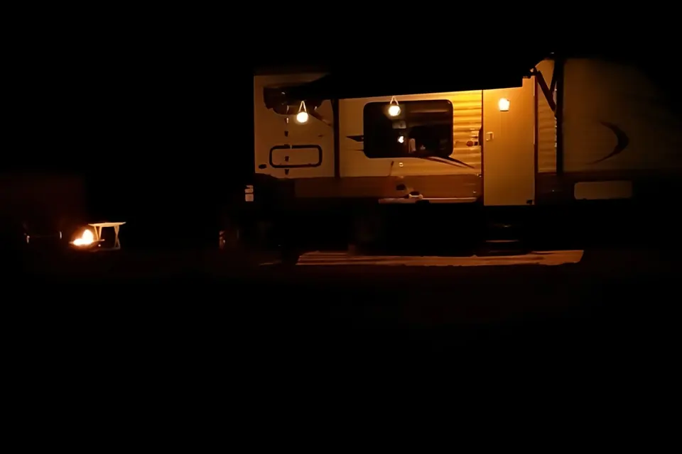 Smittys Island Getaway 171RB Travel Trailer