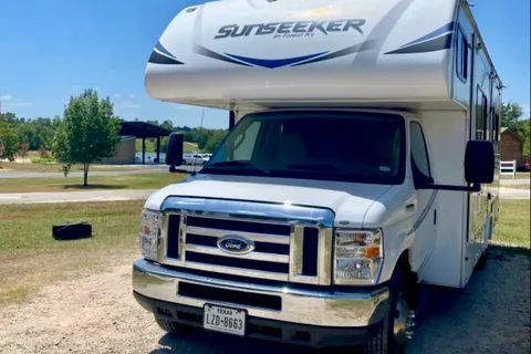 Darling Forest River Sunseeker 2420MS Ford Class C