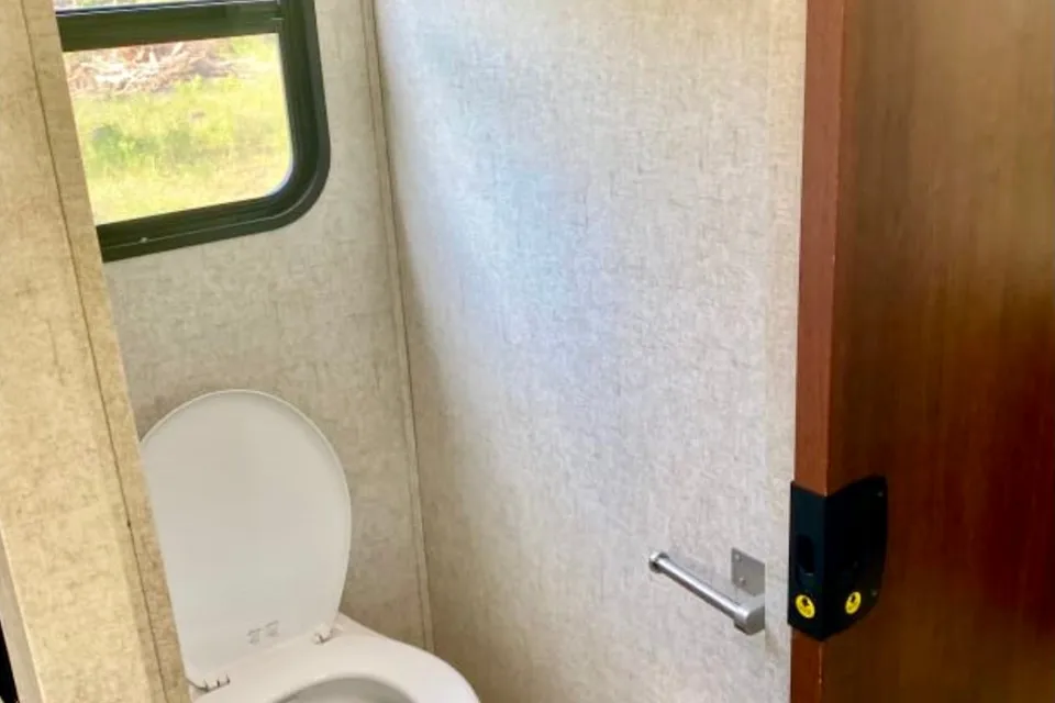Darling Forest River Sunseeker 2420MS Ford Class C