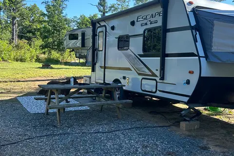 Ashley's Escape Trailer Industries 2019 hybrid travel trailer Hybrid