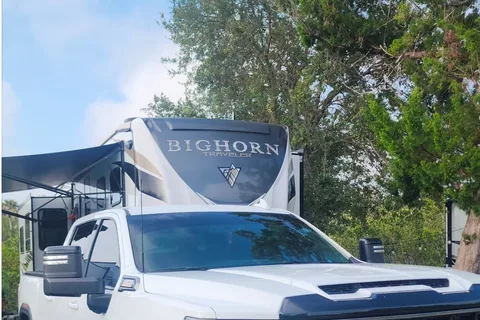 🌄 5th Wheel Camper Rental, Where Comfort Meets Adventure