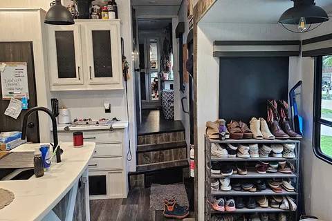 🌄 5th Wheel Camper Rental, Where Comfort Meets Adventure