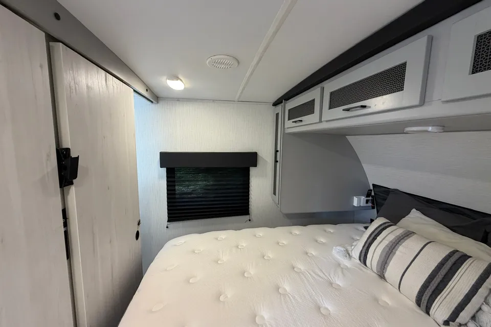 Amazing Heartland North Trail Lite 24BHS | Easy Tow | King Bed Private Room | Outdoor Grill