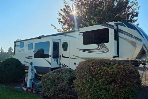 Grand Design SOLITUDE 380FL Fifth Wheel
