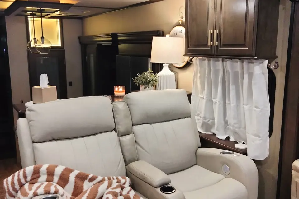 Grand Design SOLITUDE 380FL Fifth Wheel