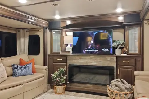 Grand Design SOLITUDE 380FL Fifth Wheel