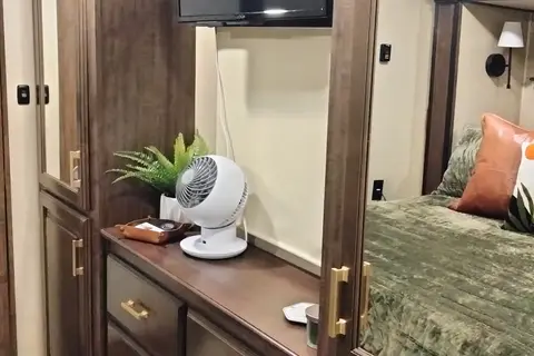 Grand Design SOLITUDE 380FL Fifth Wheel
