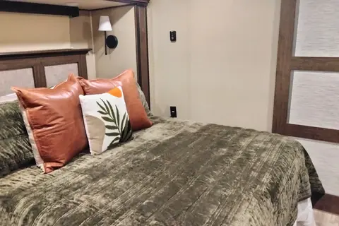 Grand Design SOLITUDE 380FL Fifth Wheel