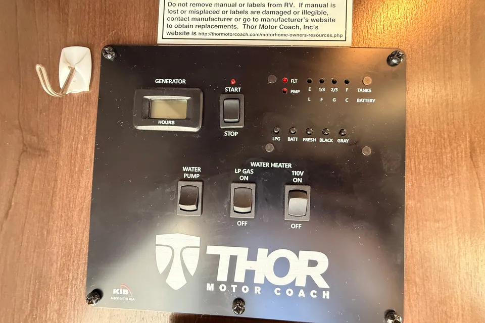 Cozy Camper Thor Motor Coach Freedom Elite 22HE Class C