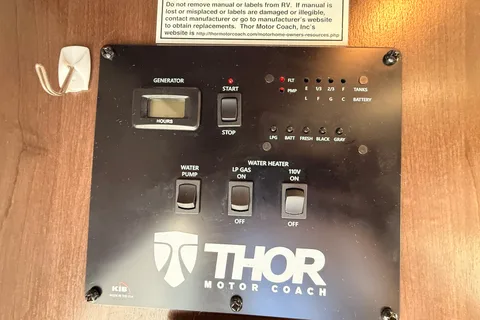 Cozy Camper Thor Motor Coach Freedom Elite 22HE Class C
