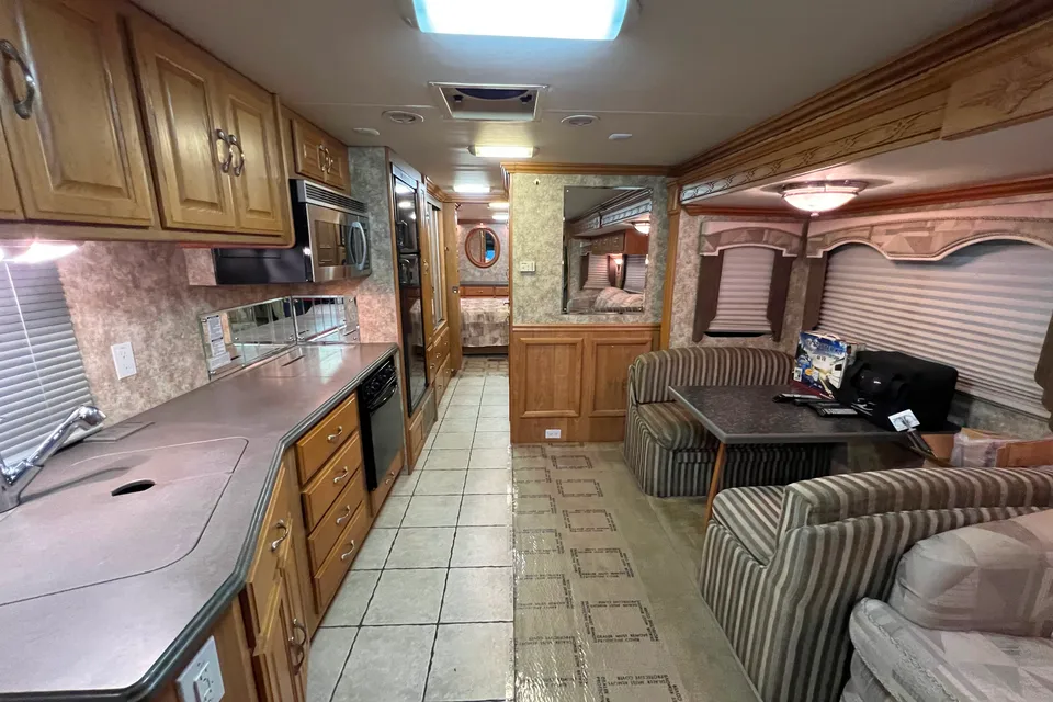 Adrian's Coachmen Cross Country 376DS Class A