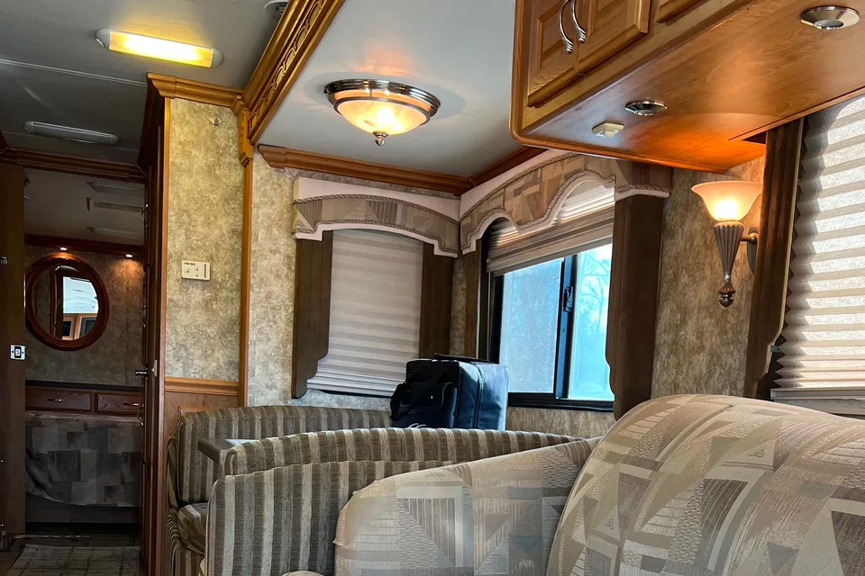 Adrian's Coachmen Cross Country 376DS Class A