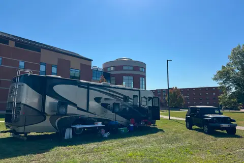 Adrian's Coachmen Cross Country 376DS Class A