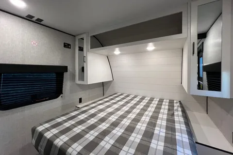 2025 BRAND NEW! Jayco Jay Flight SLX 321BDS