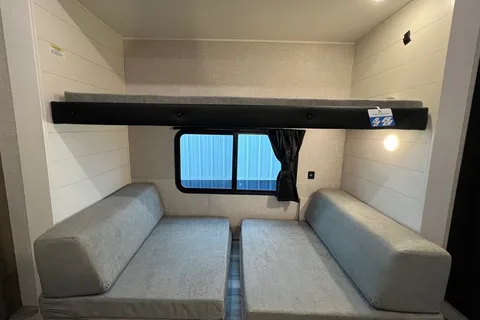 2025 BRAND NEW! Jayco Jay Flight SLX 321BDS