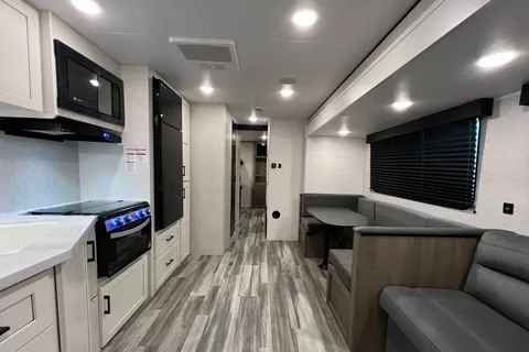 2025 BRAND NEW! Jayco Jay Flight SLX 321BDS