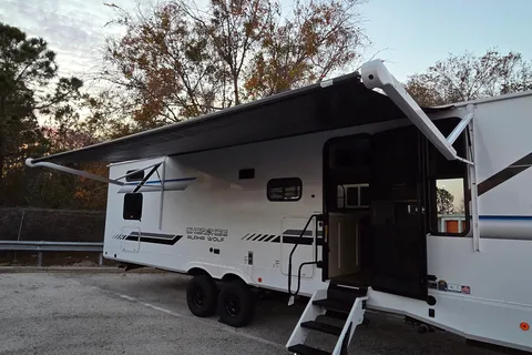 1 FAMILY HOUSE- WE DELIVER TO FORT WILDERNESS