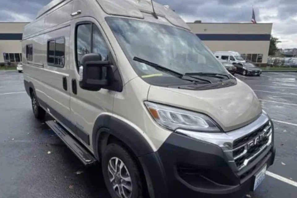 Goldie - New 2025 Winnebago Solis 59PX