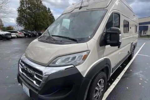 Goldie - New 2025 Winnebago Solis 59PX