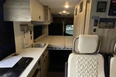 Goldie - New 2025 Winnebago Solis 59PX