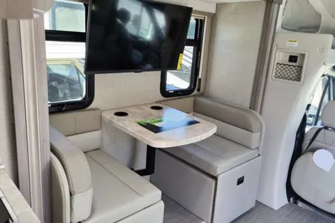 Julian's Mercedes-Benz 2023 delano Class C 25 ft