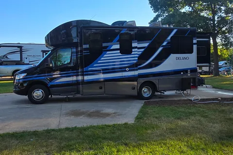 Julian's Mercedes-Benz 2023 delano Class C 25 ft