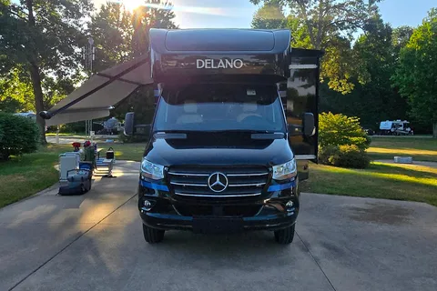 Julian's Mercedes-Benz 2023 delano Class C 25 ft