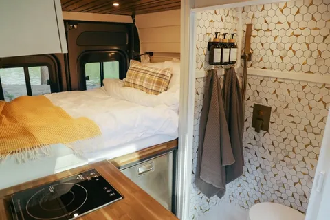 ⚡️Gorgeous Camper Van | Easy Drive | Solar 🌞 Instagram Worthy