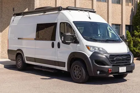 Jonathan's Vanlife Elya 