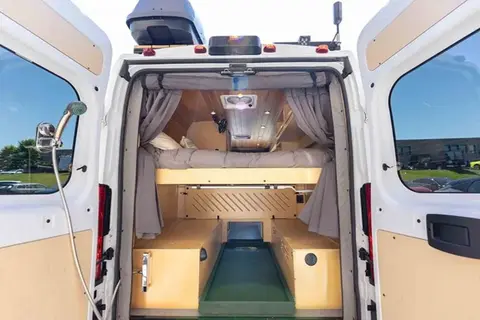 Jonathan's Vanlife Elya 