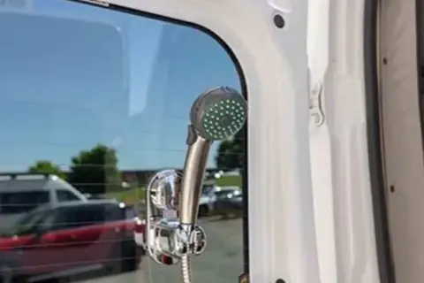 Jonathan's Vanlife Elya 