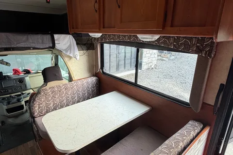 Ritchy Coachmen Freelander Classe C