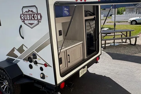 Rick's Coleman Dutchmen Rubicon 1400bh