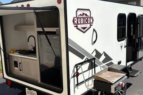 Rick's Coleman Dutchmen Rubicon 1400bh