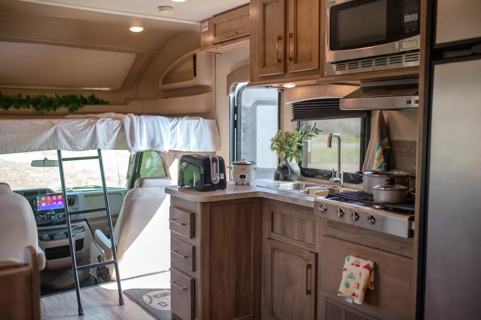 FLEXIBLE TIMES! Perfect floor plan with all you need