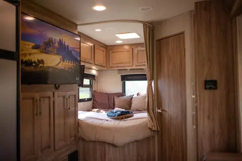 FLEXIBLE TIMES! Perfect floor plan with all you need