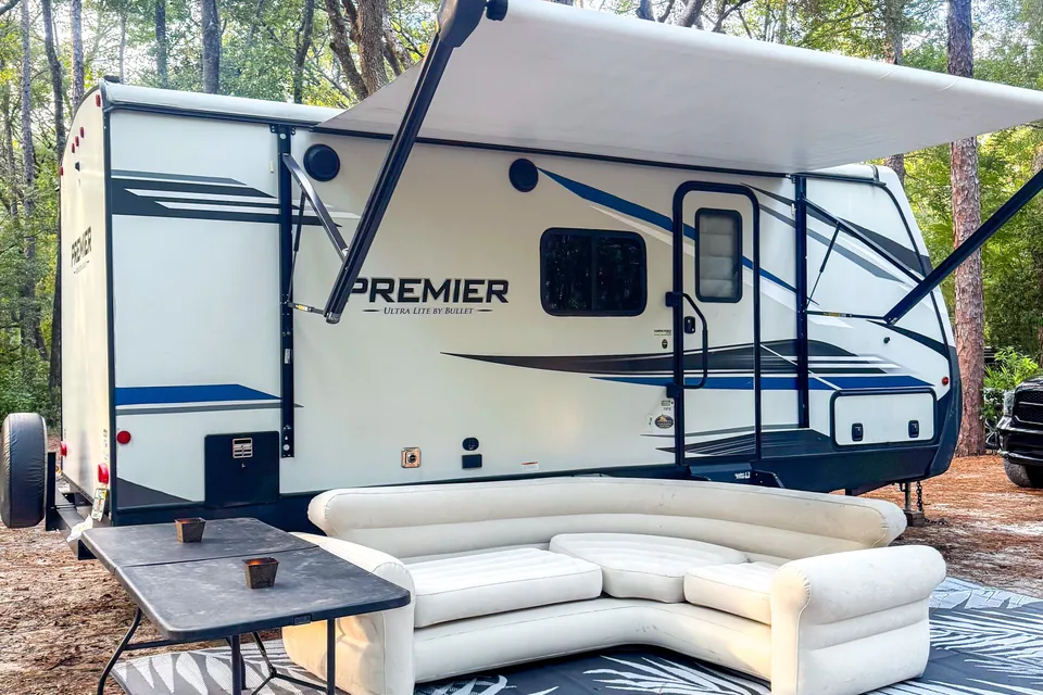 Taylor's Keystone Premier 19FBPR Travel Trailer