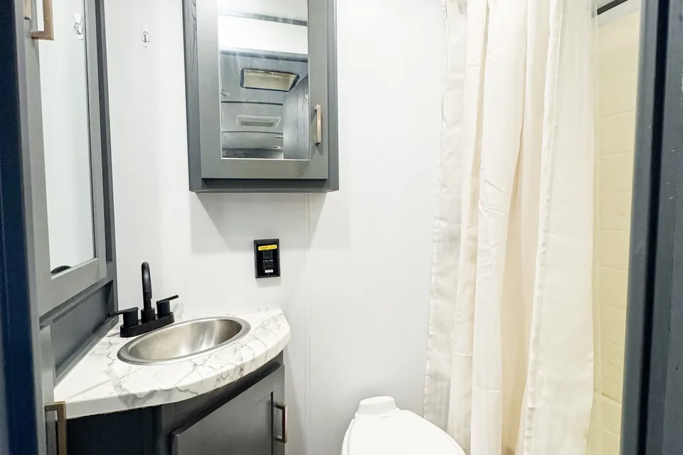 Taylor's Keystone Premier 19FBPR Travel Trailer