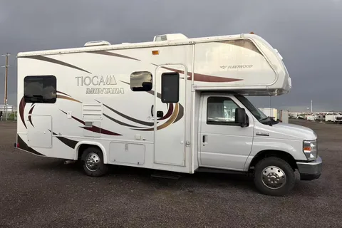 Fleet #C6 Mid-size Class C – Luxury Option for Families & Friends (Sleeps 3 Adults, 2 Children)