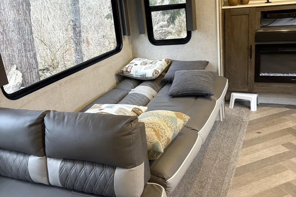 Forest River salem Travel Trailer 32”