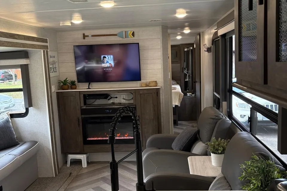 Forest River salem Travel Trailer 32”