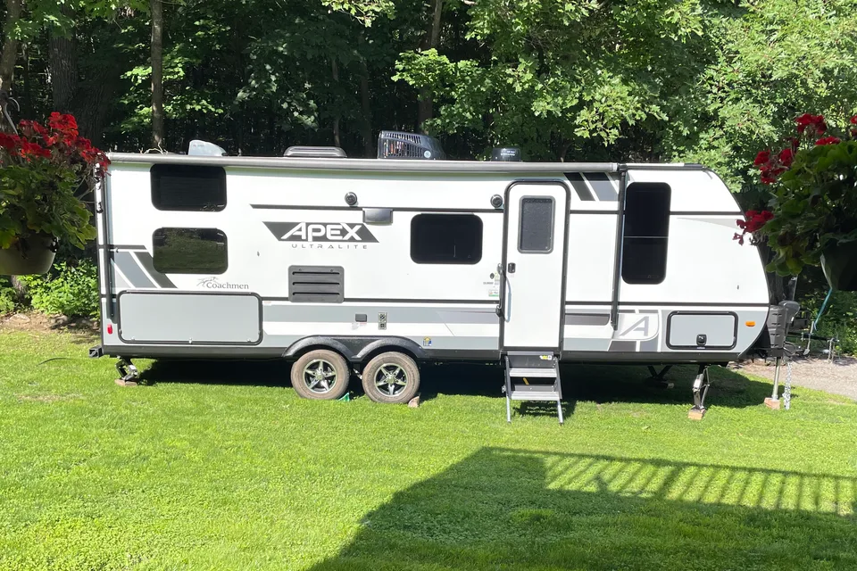 Steeve's Coachmen Apex nano 245bhs Travel Trailer