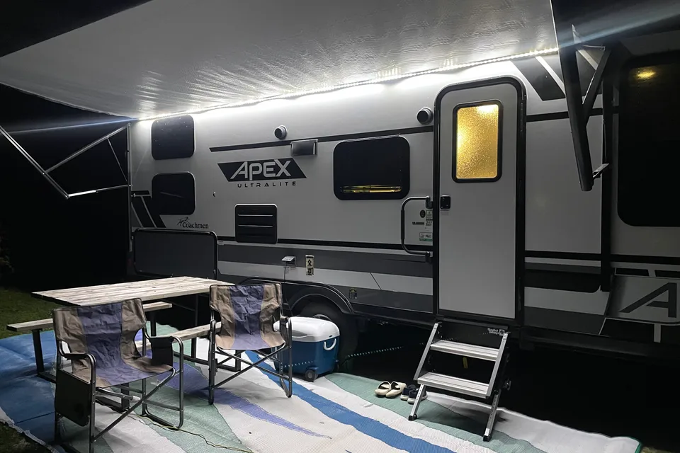 Steeve's Coachmen Apex nano 245bhs Travel Trailer