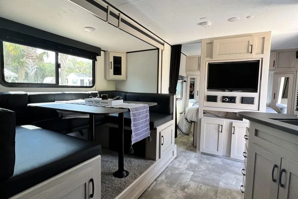 Steeve's Coachmen Apex nano 245bhs Travel Trailer