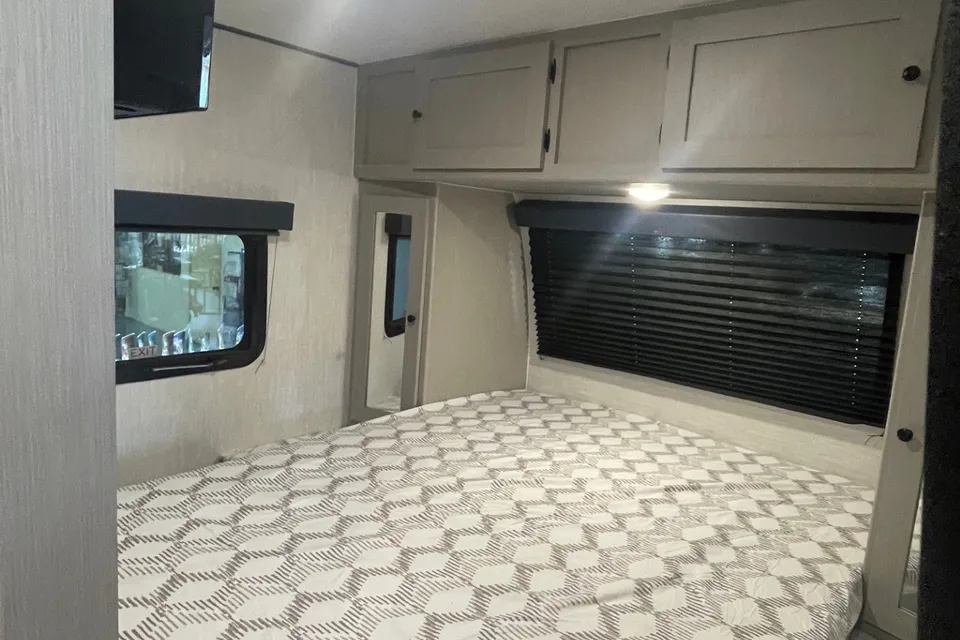 Steeve's Coachmen Apex nano 245bhs Travel Trailer